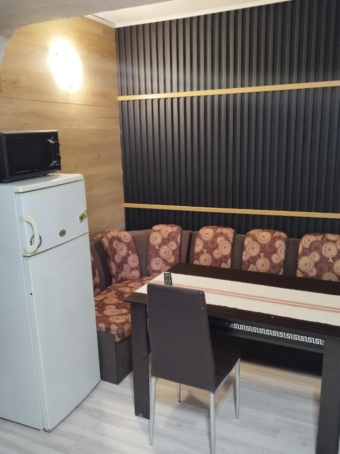 Апартамент За Гости Централ Malko Turnovo Luaran gambar
