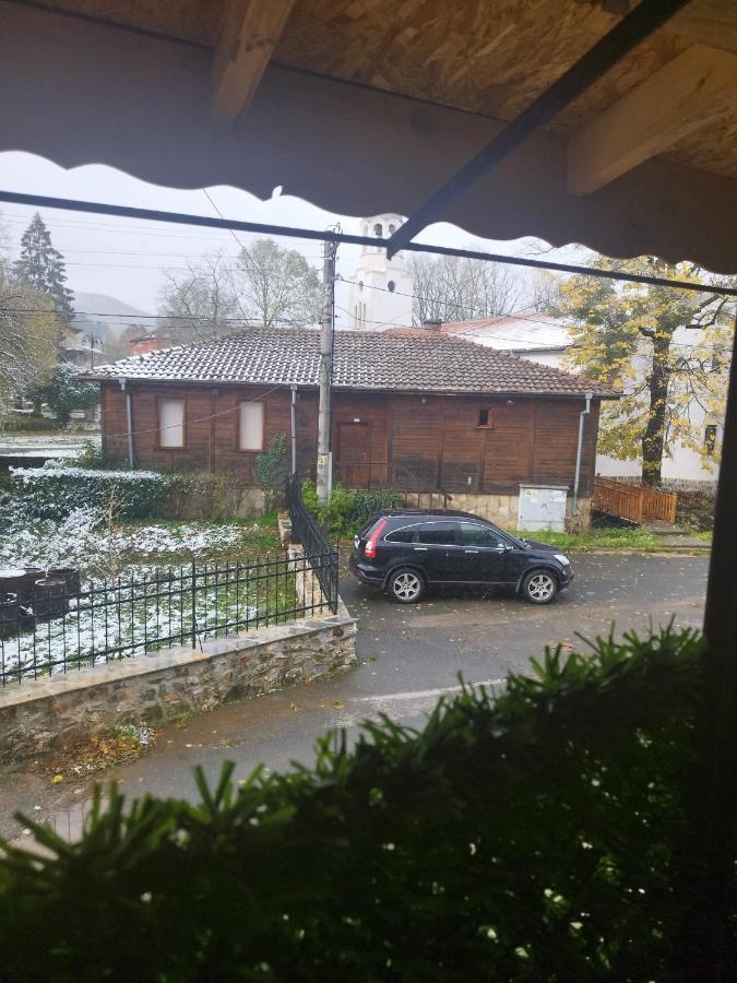Апартамент За Гости Централ Malko Turnovo Luaran gambar
